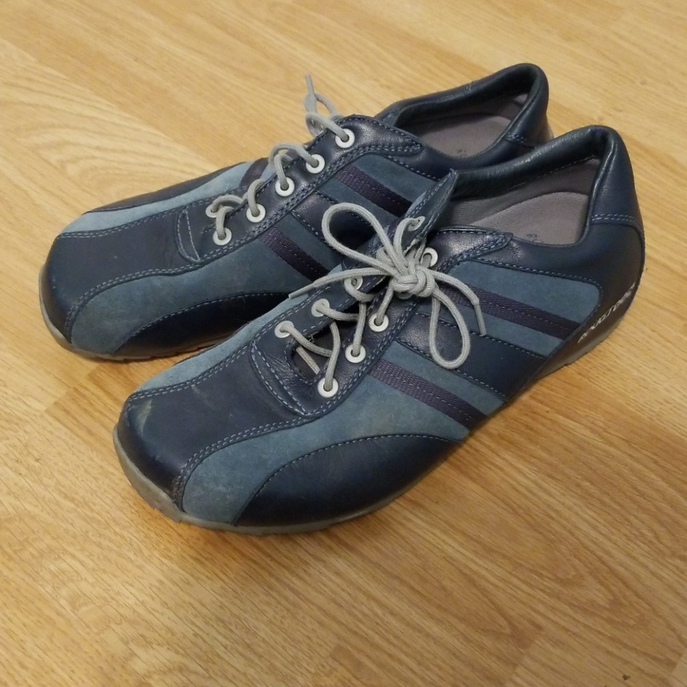 Used Blue Dress Rocket Dogs